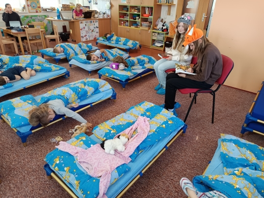 Čtení ve školce; foto: web školy