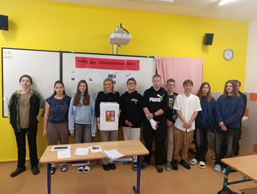 Volby v 9. B - Všichni, kteří volili; foto: web školy