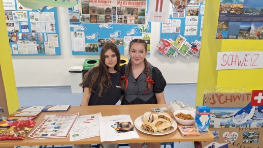 Den jazyků - stánek němčinářů; foto: web školy