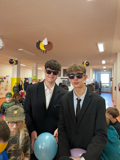 Den hrdinů; foto: web školy