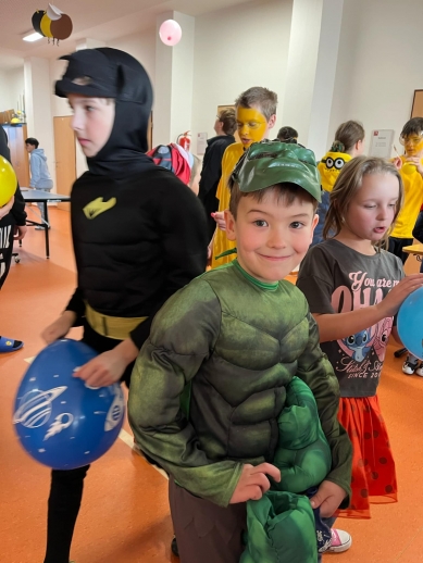 Den hrdinů; foto: web školy