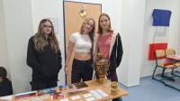 Den jazyků - stánek ruštinářů; foto: web školy