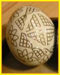Velikonoční vajíčko zdobené konturami na sklo
